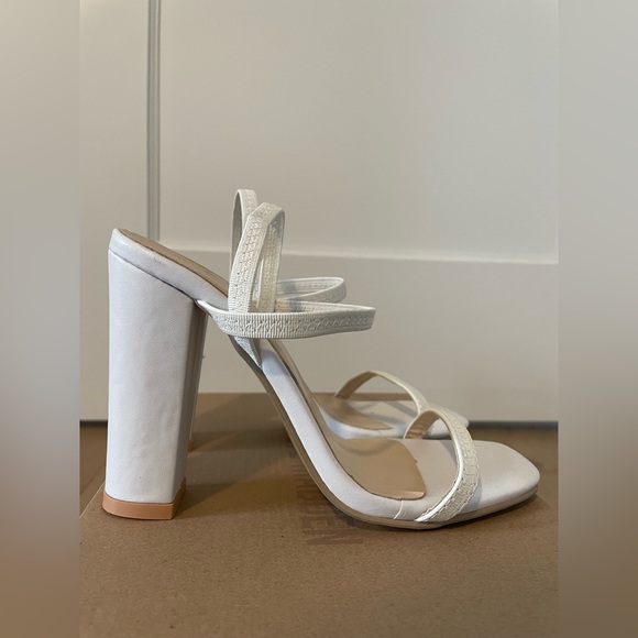 White block heel - Picture 1 of 1